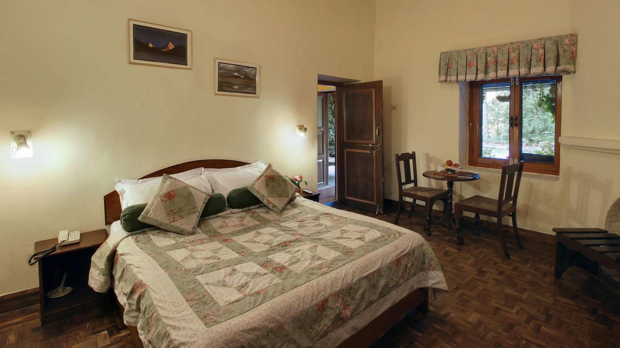 Chevron Rosemount Hotel Ranikhet Ngoại thất bức ảnh