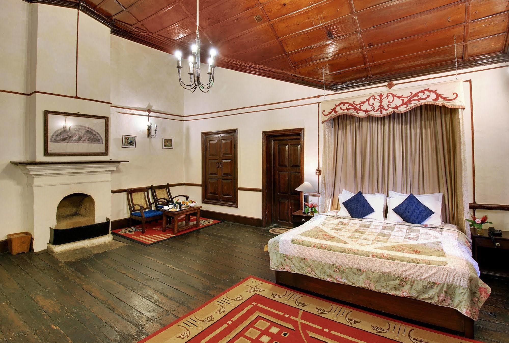 Chevron Rosemount Hotel Ranikhet Ngoại thất bức ảnh