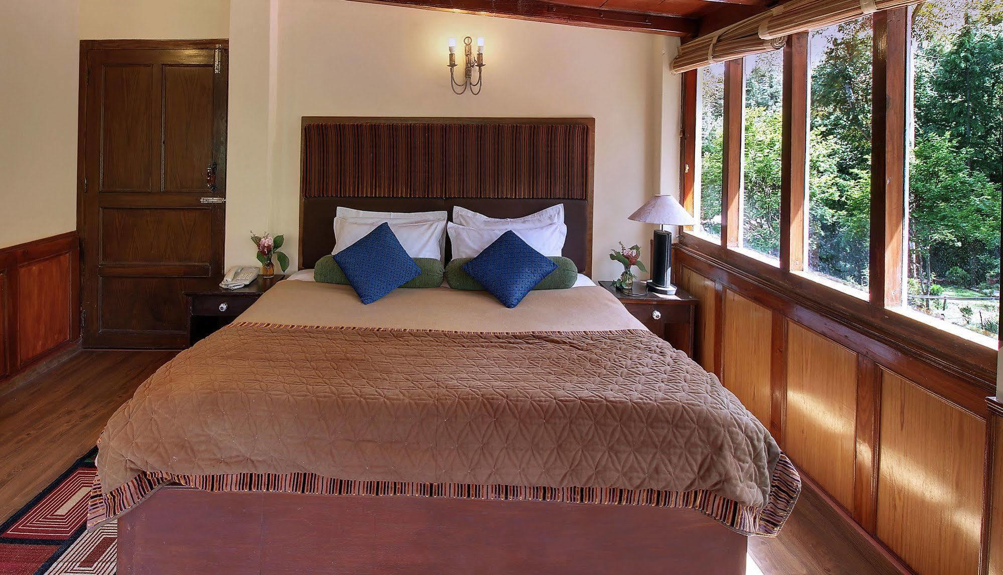 Chevron Rosemount Hotel Ranikhet Ngoại thất bức ảnh